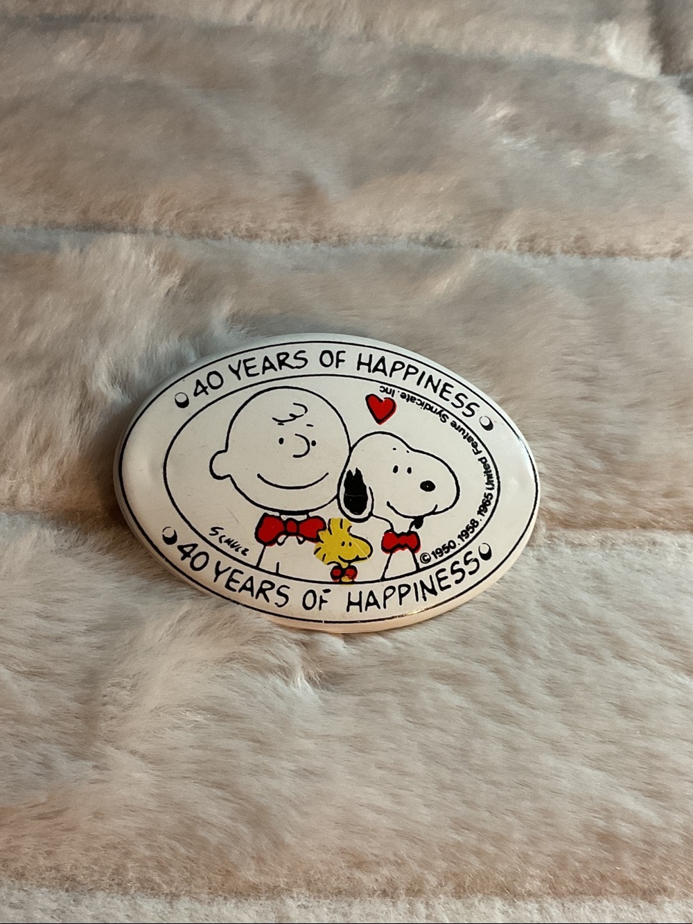 Peanuts White Oval Pin with Red Accents - Charlie Brown, Snoopy & Woodstock